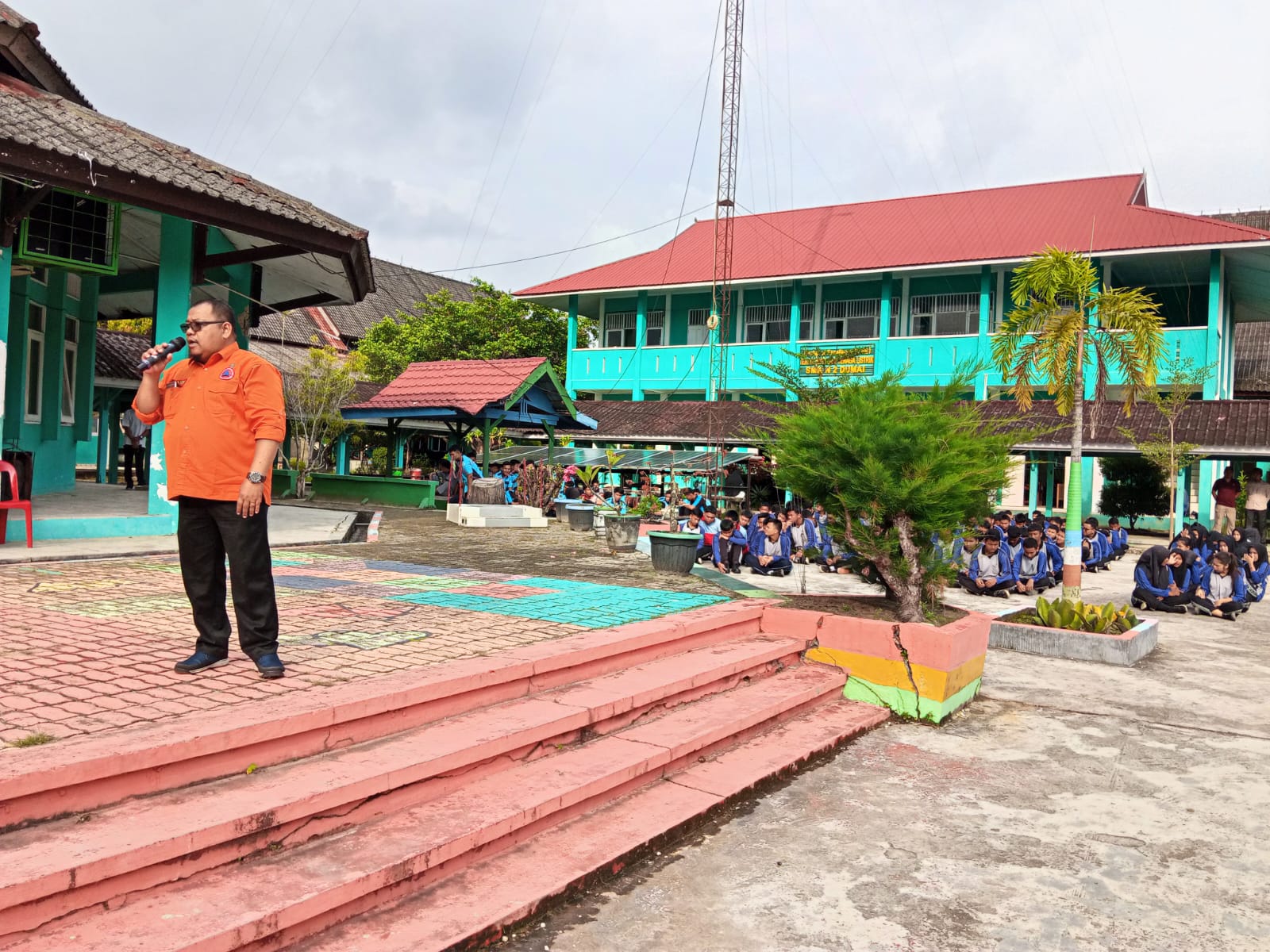Sosialisasi dan Simulasi Evakuasi Mandiri Bencana Karhutla di Satuan Pendidikan SMKN 2 Dumai