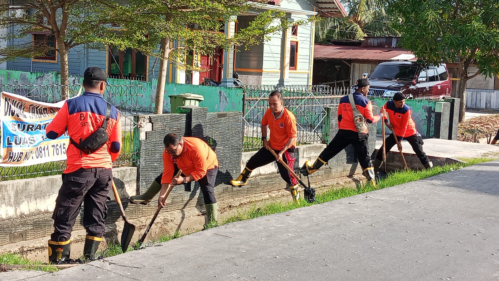 GOTONG ROYONG BERSAMA MASYARAKAT
